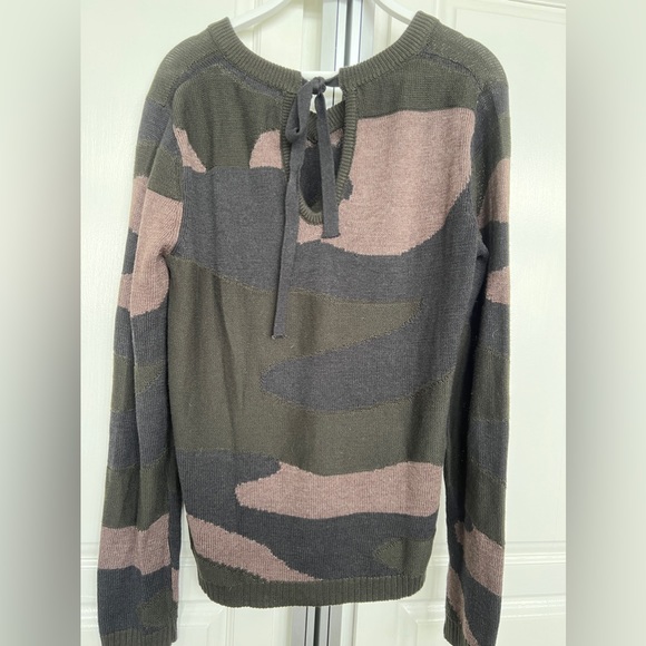 Nordstrom Honey Belle camouflage loose fit sweater so M - Picture 4 of 5